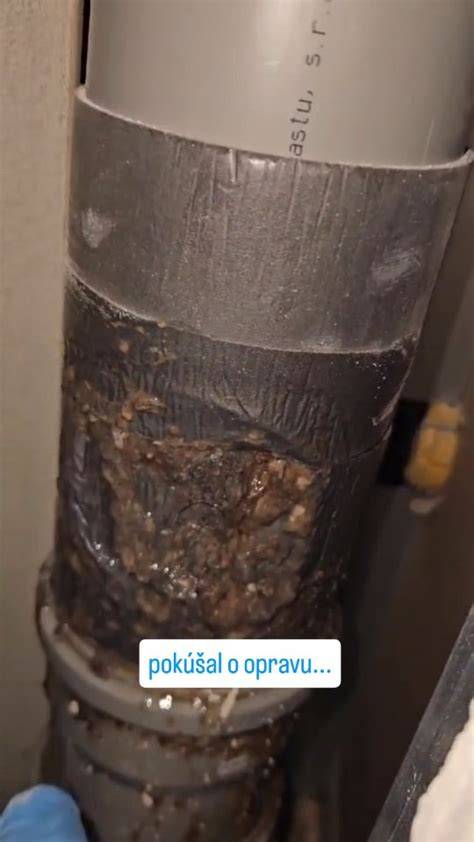 Detail hydraulického prúdenia v odpadovom potrubí