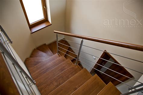 Interiérové drevené zábradlie na schody