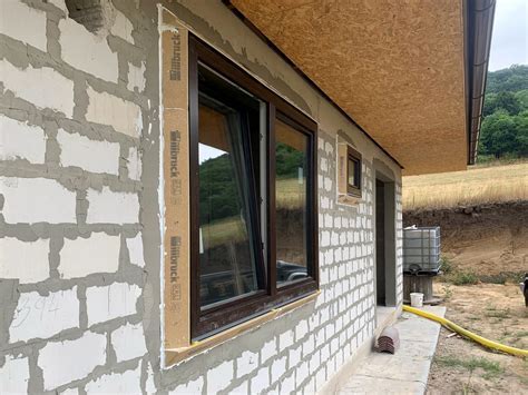 Systém predsadenej montáže okna