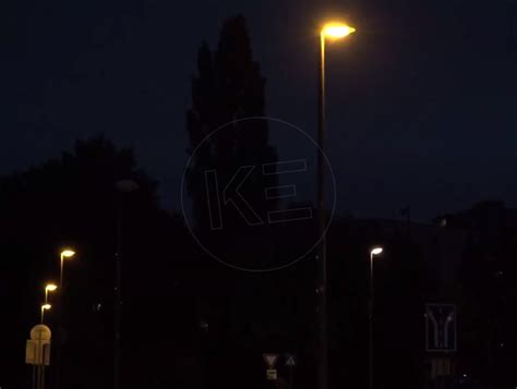 moderné smart LED osvetlenie v mestskej ulici