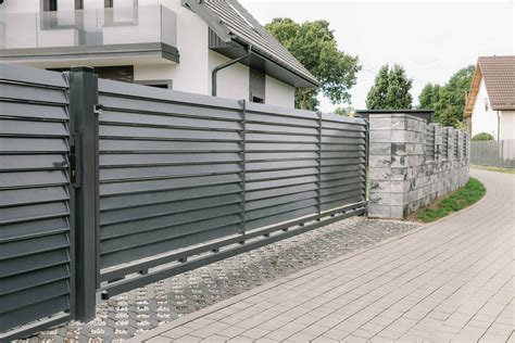 Ukážka rôznych dizajnov výplní posuvných brán