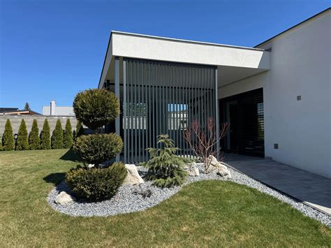 Exteriérové drevené stavby ošetrené lazúrou