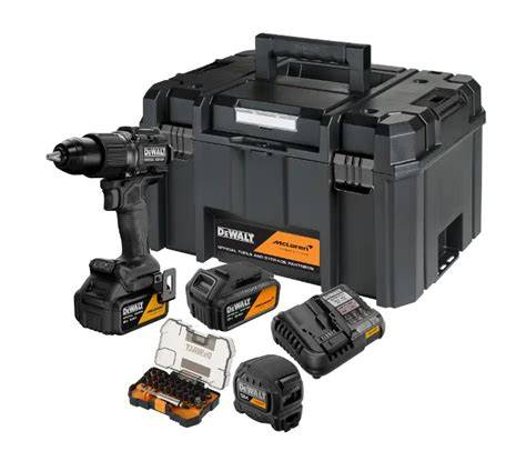 Detailný pohľad na aku vŕtačku DeWALT 18V XR s príslušenstvom