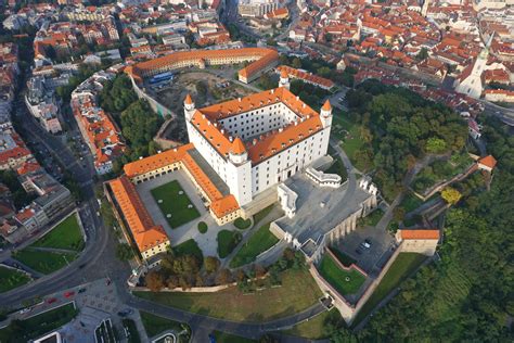 Letecký pohľad na hrad Šomoška