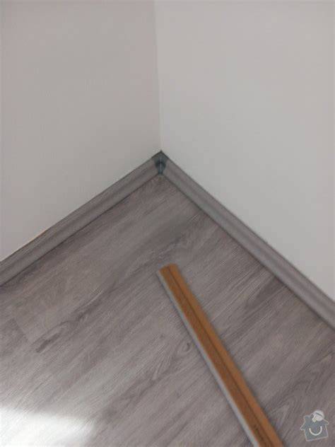 Porovnanie typov vinylových podláh (samolepiace, lepené, click)