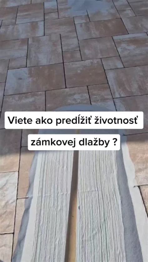Fotografia aplikácie impregnácie na škáry dlažby