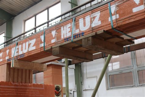 Nástroje potrebné na montáž prekladov Heluz