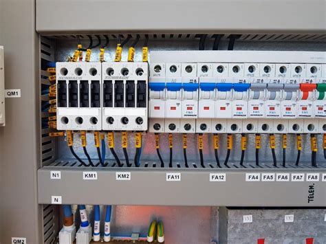Príklad správne označenej schémy elektrického zapojenia rozvádzača