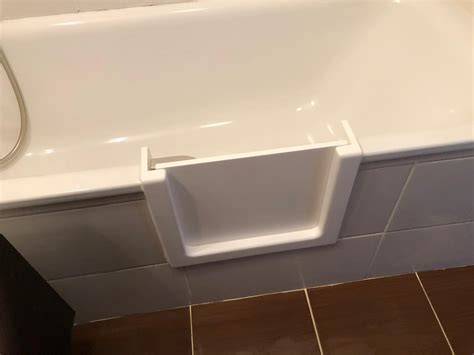Detail zvýšeného okraja plastovej vane pre L200