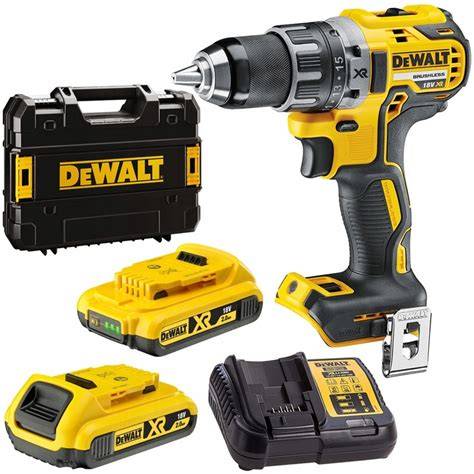 DeWalt DCD791D2 vŕtací skrutkovač v akcii