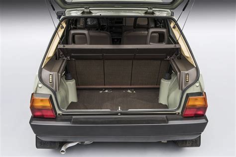 Škoda Favorit - otvorený batožinový priestor