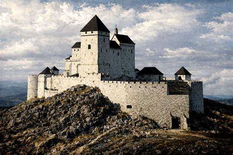 Čachtický hrad - celkový pohľad na zrúcaninu