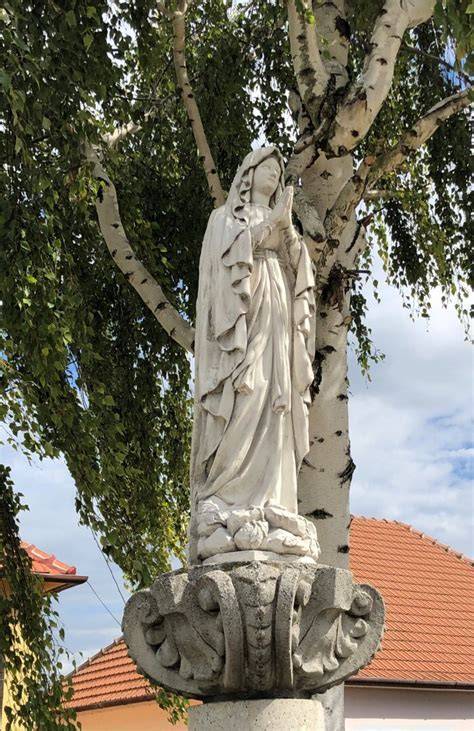 Socha Sedembolestnej Panny Márie v kaplnke