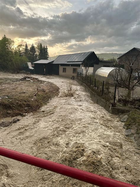 Následky povodne na dome
