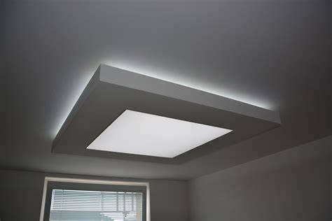 Moderný sadrokartónový strop s LED podsvietením
