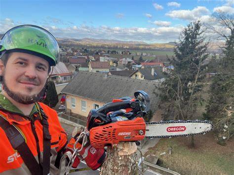 Multitool pri práci v ťažko prístupných miestach