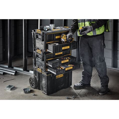 Schéma stohovania modulov DeWalt ToughSystem 2.0 s bočnými západkami