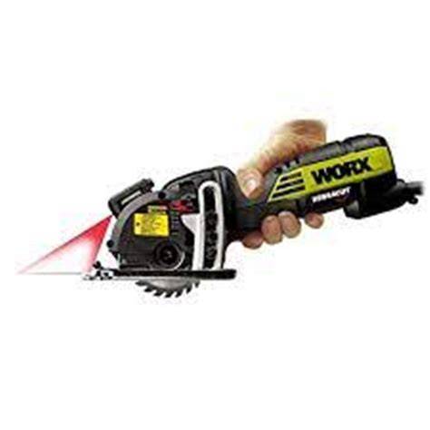 Worx WU420 Versacut kompaktná ponorná píla v akcii