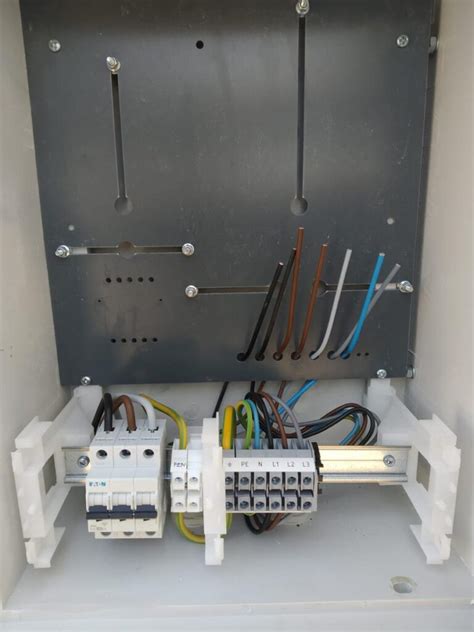 Nákres elektromerového rozvádzača s rozmermi
