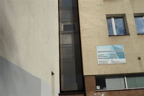 Schéma dilatačnej škáry medzi dvoma budovami