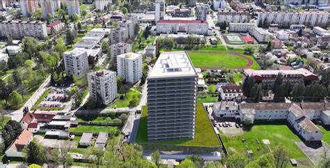 Pohľad na zrekonštruovanú budovu CSS AVE v Dubnici nad Váhom