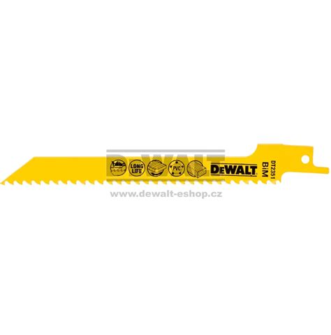 Detail bimetalového pílového listu DeWalt