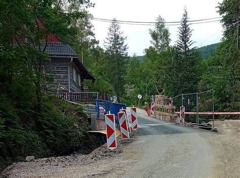 Lesná cesta Poľana pred rekonštrukciou - havarijný stav vozovky