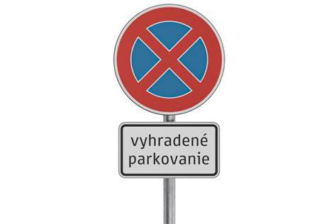 Neoprávnené osadenie dopravnej značky