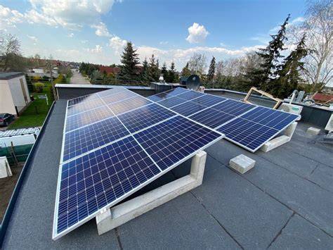 Betónové bloky pre inštaláciu fotovoltaických panelov