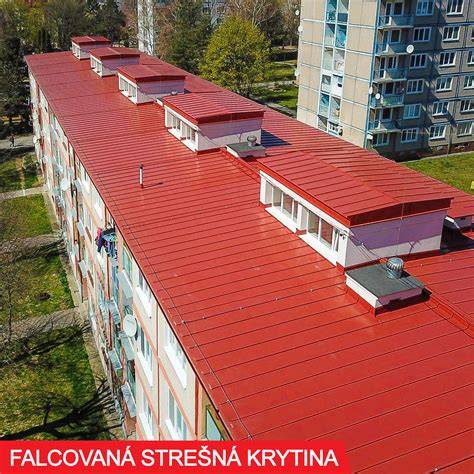 Falcovaná plechová strecha na modernom dome