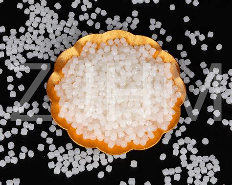 Molekulárna štruktúra polyetylénu s vysokou hustotou (HDPE)