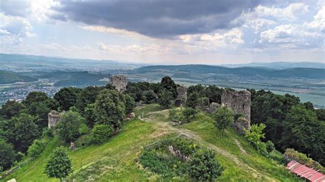 Panoramatický výhľad z Vršateckého hradu