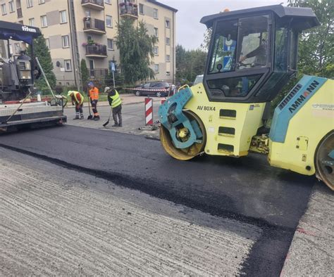 Ukážka kontroly zhutnenia asfaltu na stavenisku