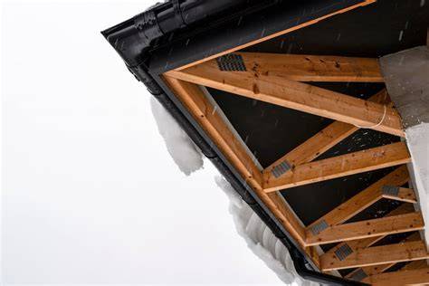 Drevené podbitie strechy
