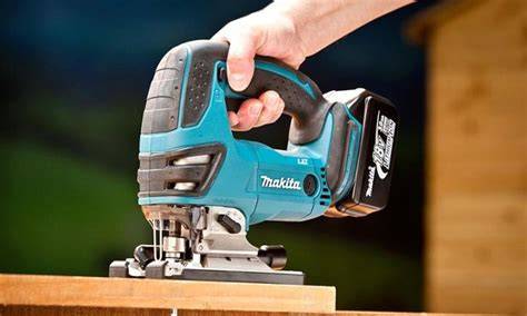 Porovnanie rôznych modelov Makita pracovných rádií