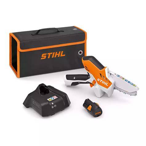 Mini akumulátorová reťazová píla STIHL GTA 26 v akcii