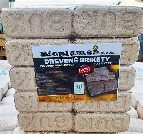 Drevené brikety a polená