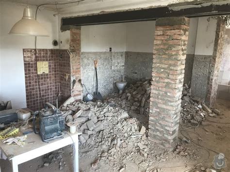 Odborná obhliadka starého domu pred rekonštrukciou