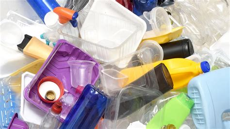 Príklady recyklácie plastov a kovov