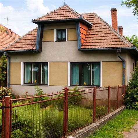 Starý dom pred rekonštrukciou podlahy
