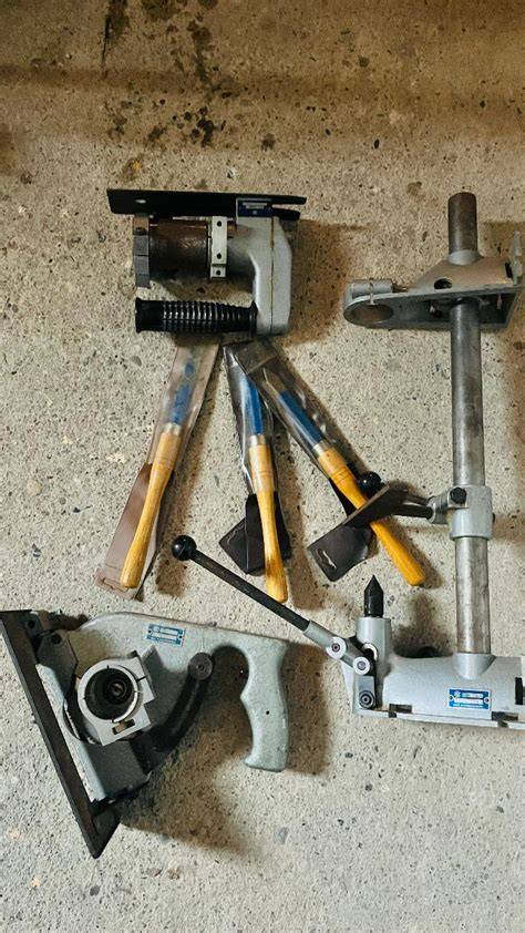 Detailný záber na profesionálne elektronáradie Narex pri práci