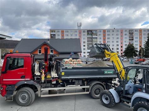 Stavebný materiál a potreby pre rekonštrukciu domu