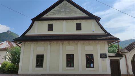 Záber na Coburgovské múzeum v Muráni