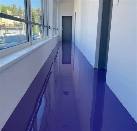 Ukážka rôznych povrchových úprav priemyselných podláh (betón, epoxid, PVC)