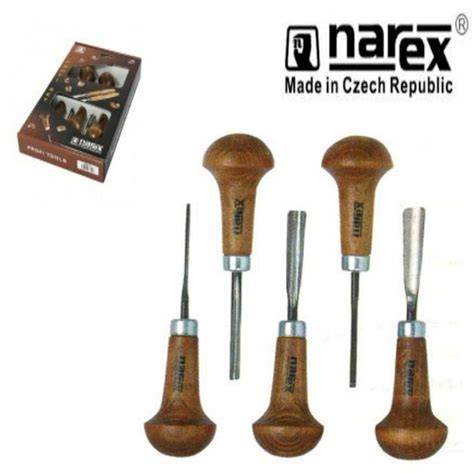 Ukážky rezbárskych prác s dláta Narex