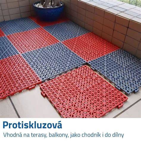 Gumová dlažba v záhrade alebo na terase