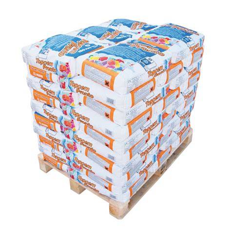 Paleta s vrecovaným materiálom Baumit pripravená na použitie na stavenisku