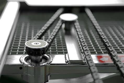 Porovnanie automatického a manuálneho dávkovania peliet
