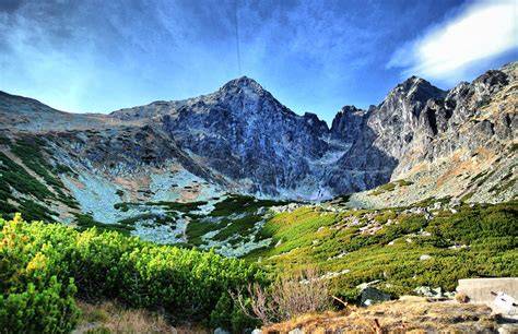 Panoramatický pohľad na Vysoké Tatry počas zostupu