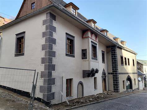 Historický banícky dom v Banskej Štiavnici pred a po obnove